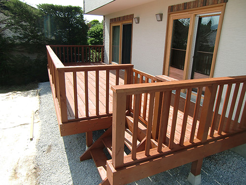芳澤建設 新築 施工 ウッドデッキ
